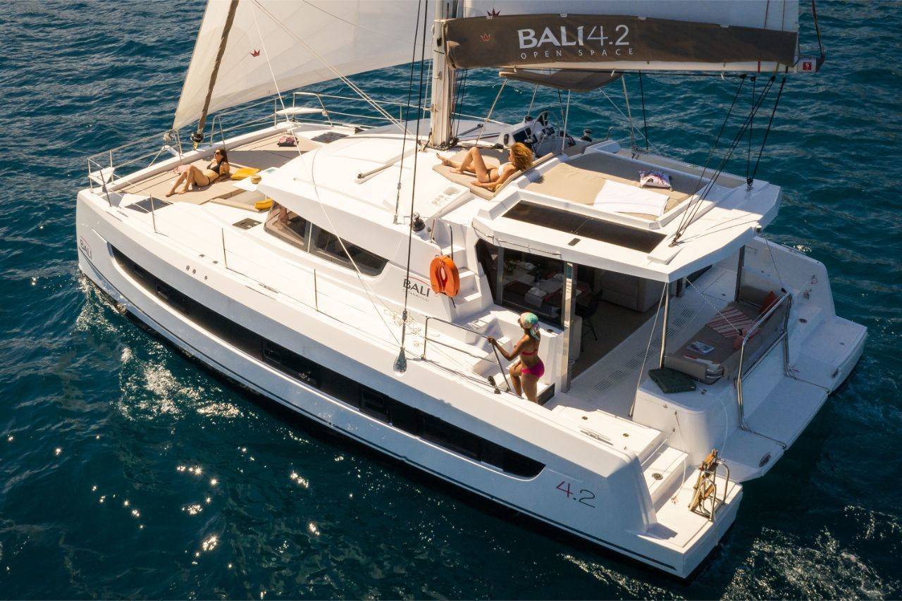 Bali 4.2 with Sails